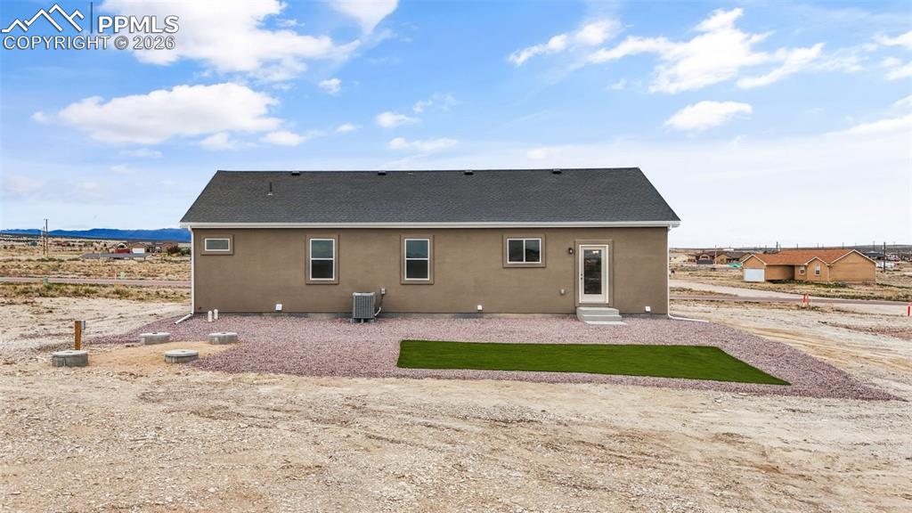 Image 3 of 38: Back of Structure