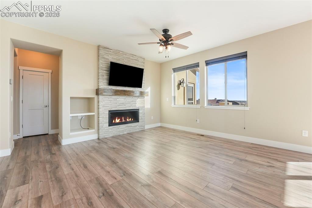 Image 14 of 49: Living Room