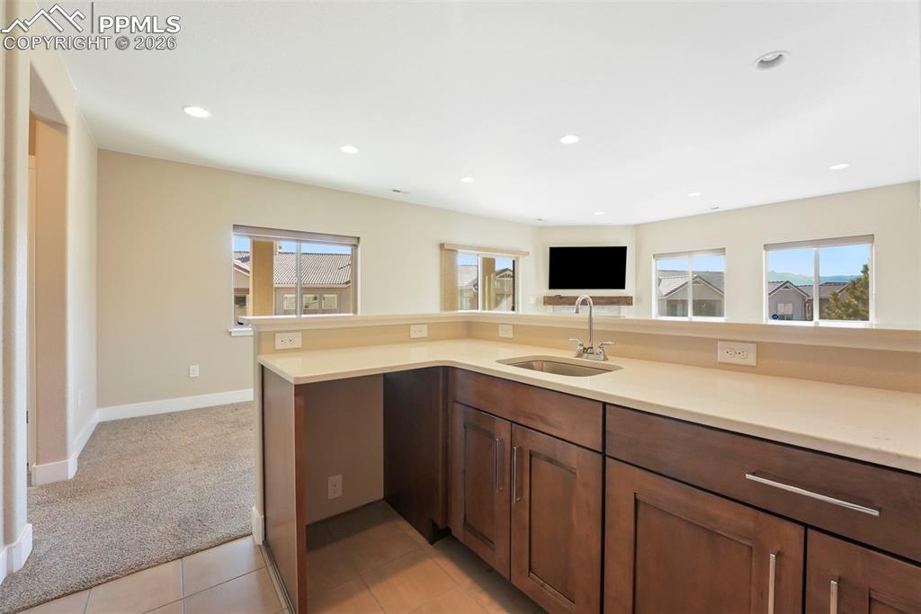 Image 26 of 49: Kitchen