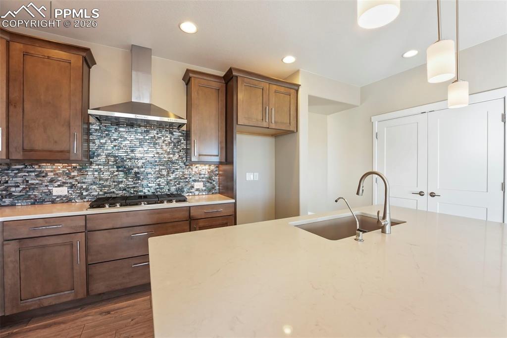 Image 5 of 49: Kitchen