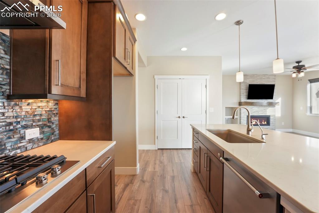 Image 7 of 49: Kitchen