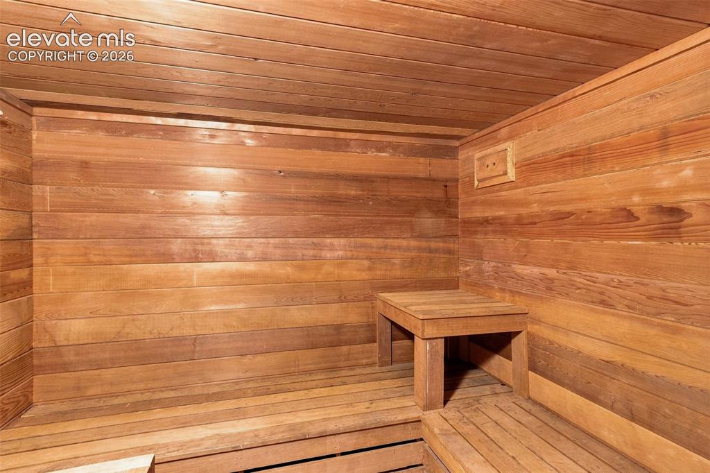 Image 45 of 50: Sauna