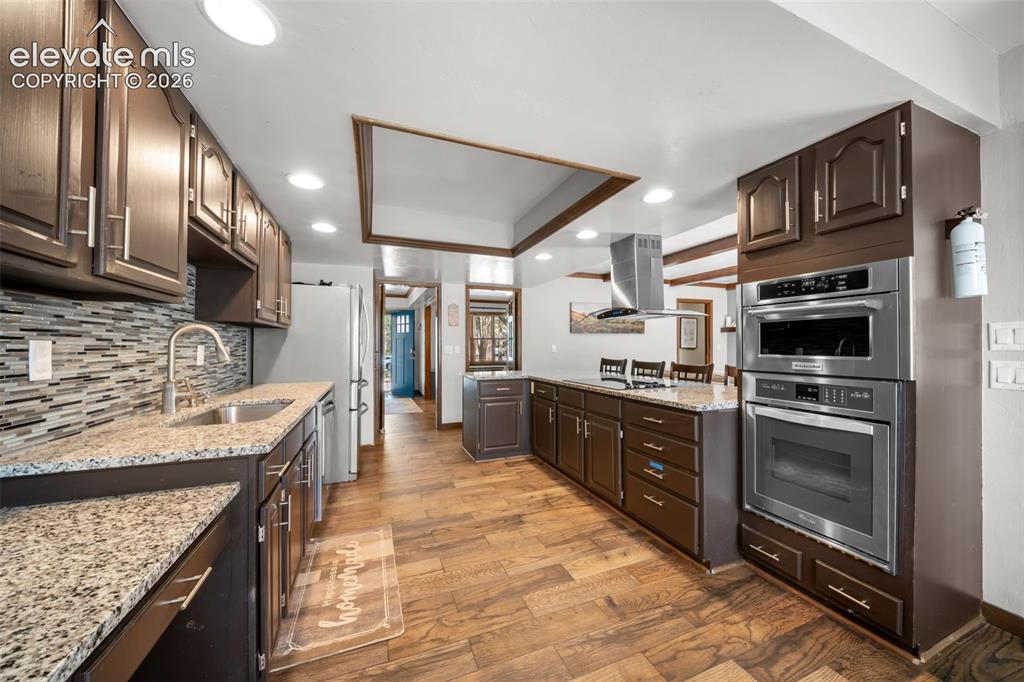 Image 9 of 43: Kitchen