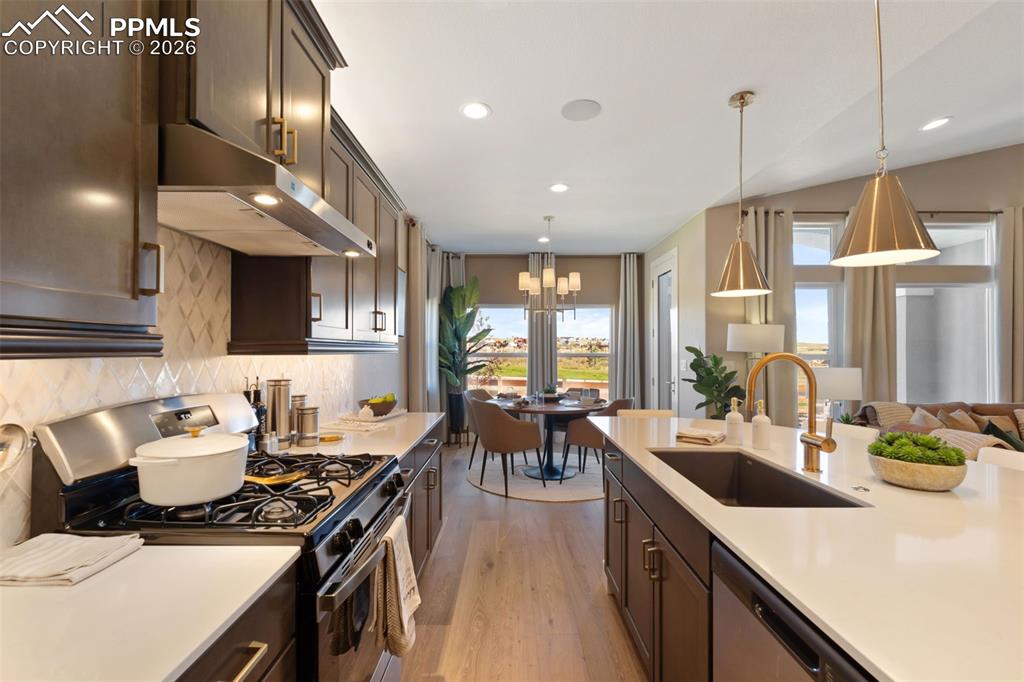 Image 14 of 48: Kitchen