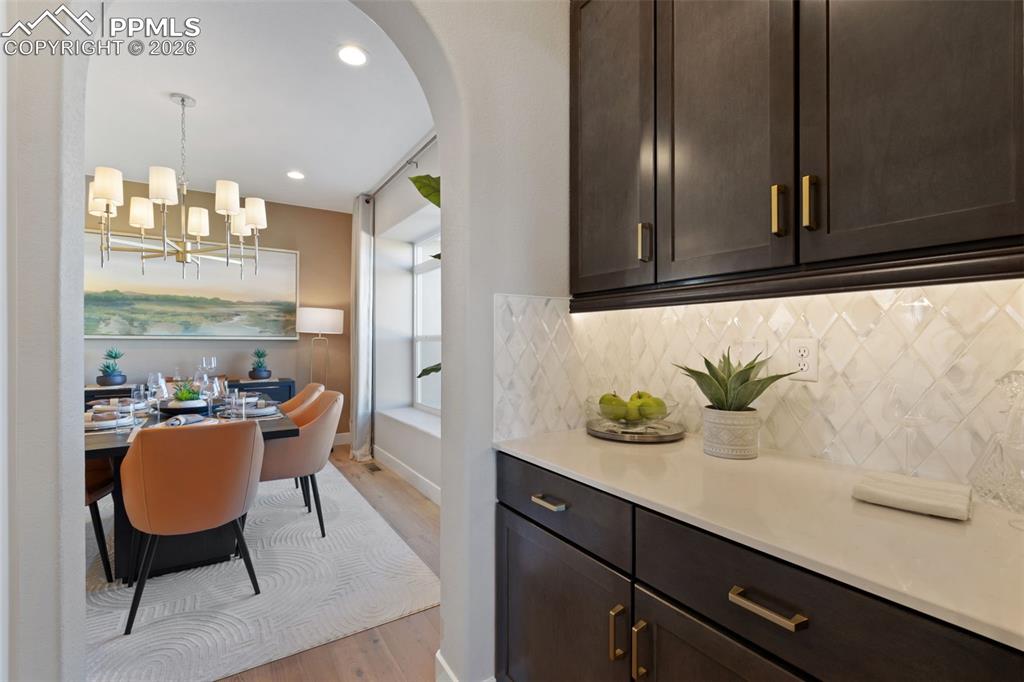 Image 18 of 48: Kitchen