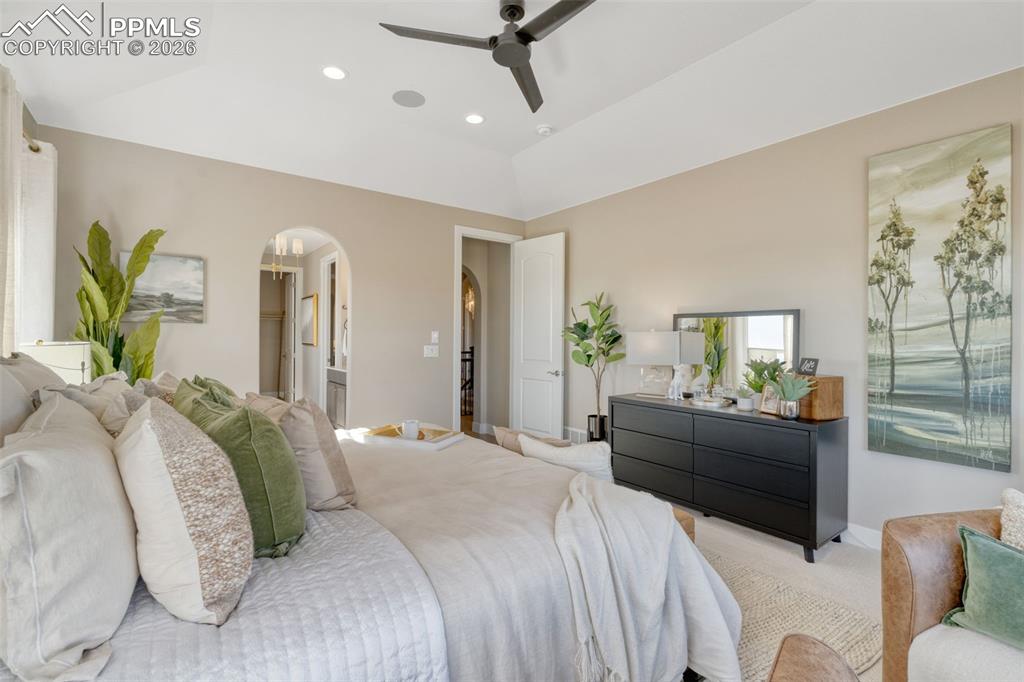 Image 24 of 48: Bedroom