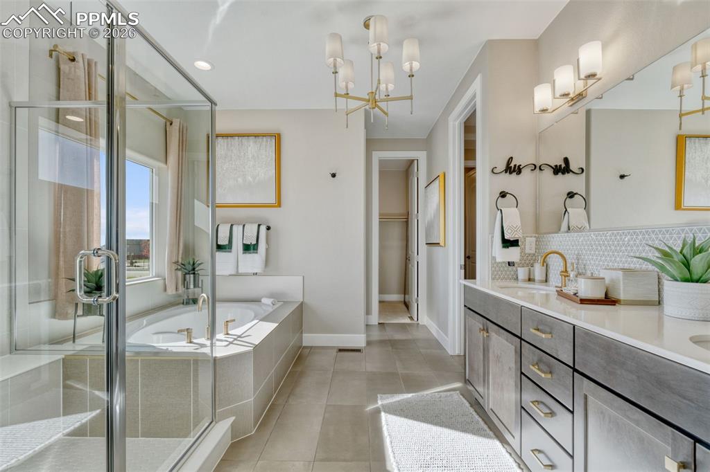 Image 26 of 48: Bathroom