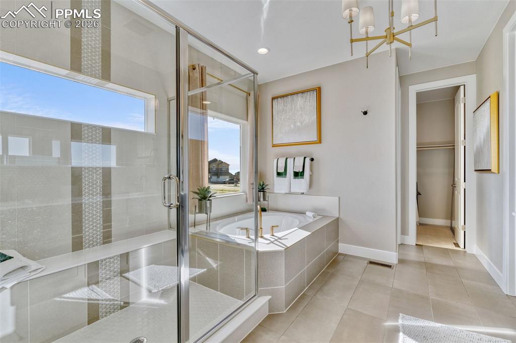 Image 27 of 48: Bathroom