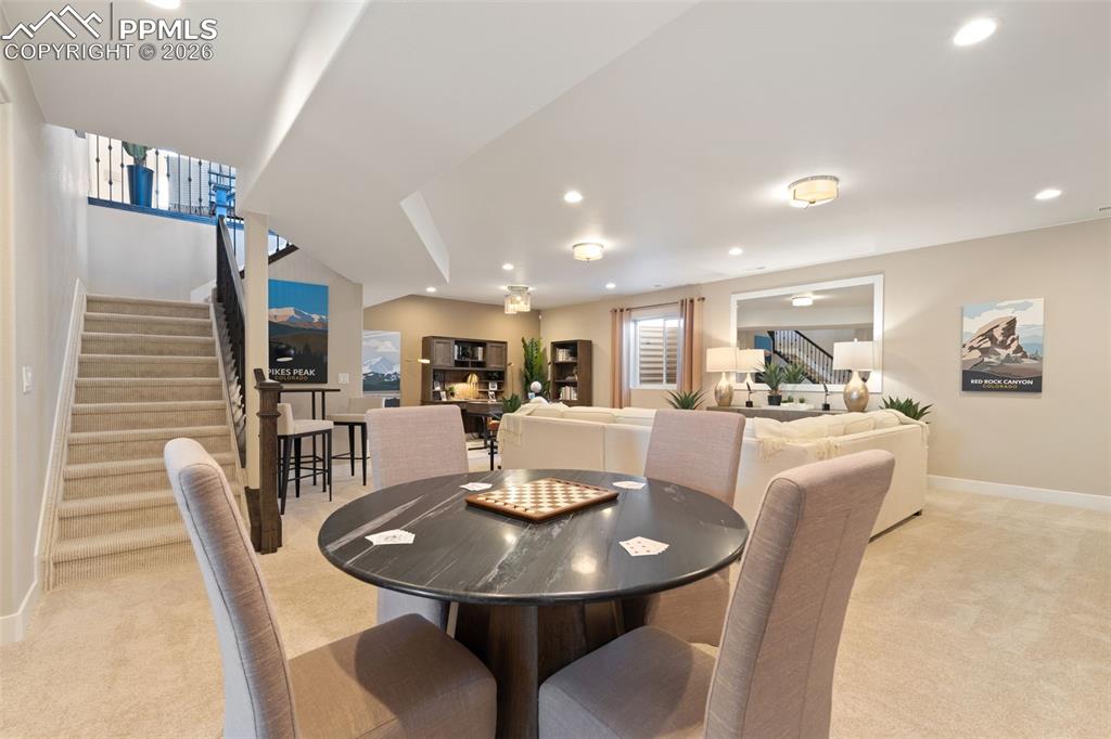 Image 32 of 48: Dining Area