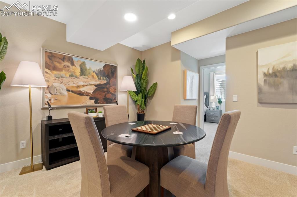 Image 33 of 48: Dining Area