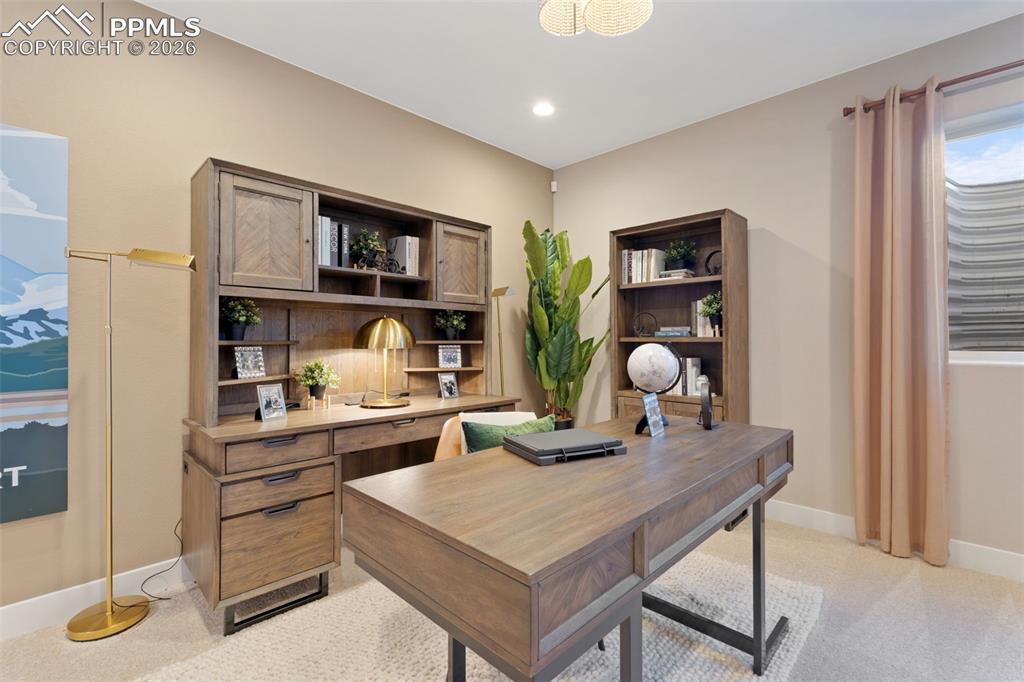 Image 41 of 48: Office