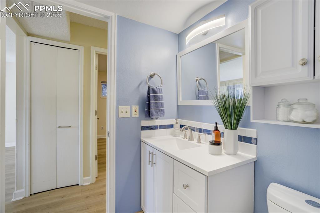 Image 24 of 44: Bathroom