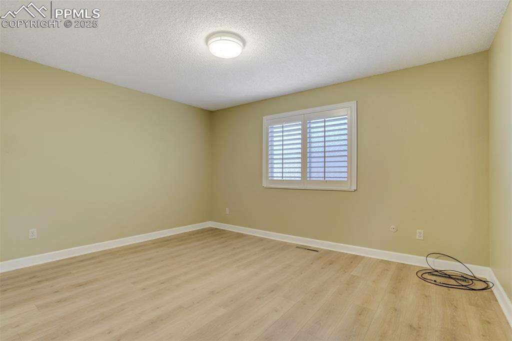 Image 26 of 44: Third bedroom