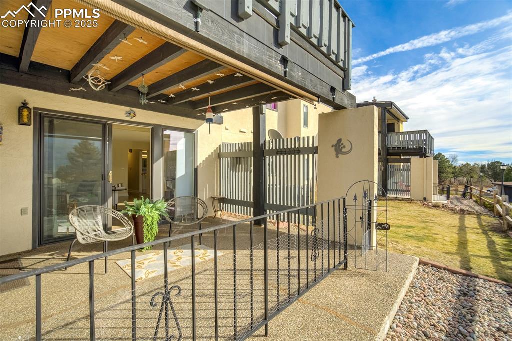 Image 33 of 44: Patio