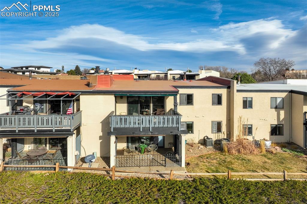 Image 34 of 44: Back of Structure