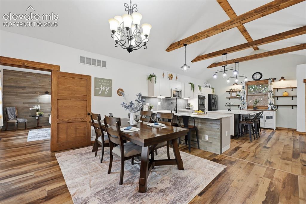 Image 5 of 33: Dining Area