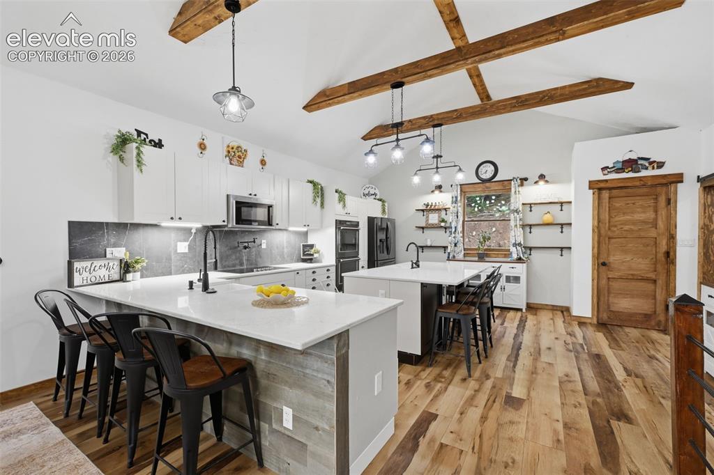 Image 8 of 33: Kitchen