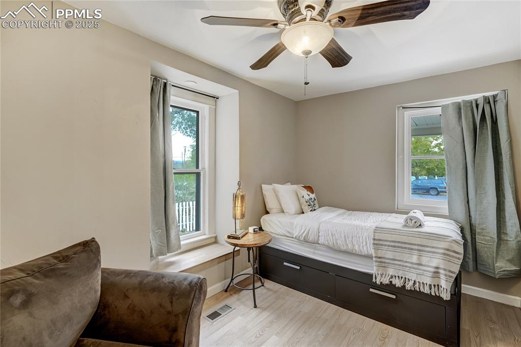 Image 14 of 46: Bedroom