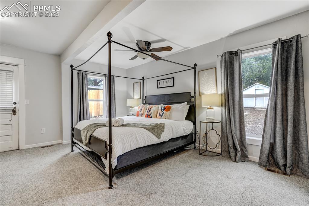 Image 19 of 46: Bedroom