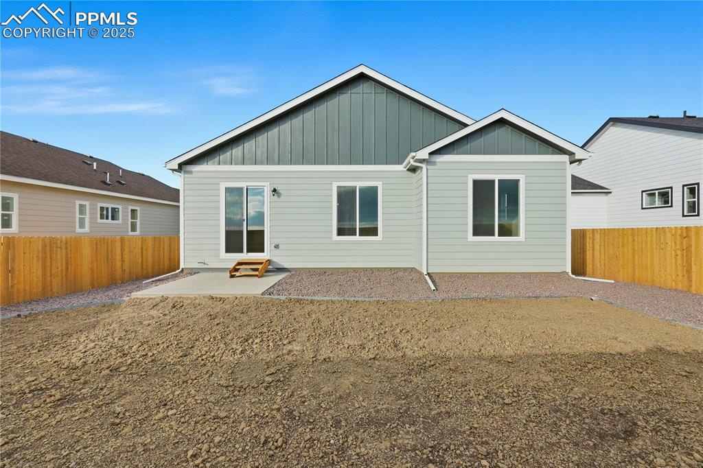 Image 28 of 29: Back of Structure