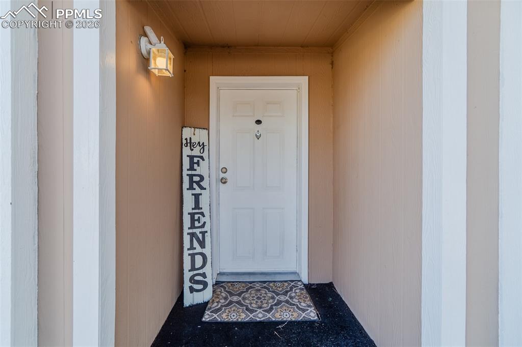 Image 3 of 34: Entry
