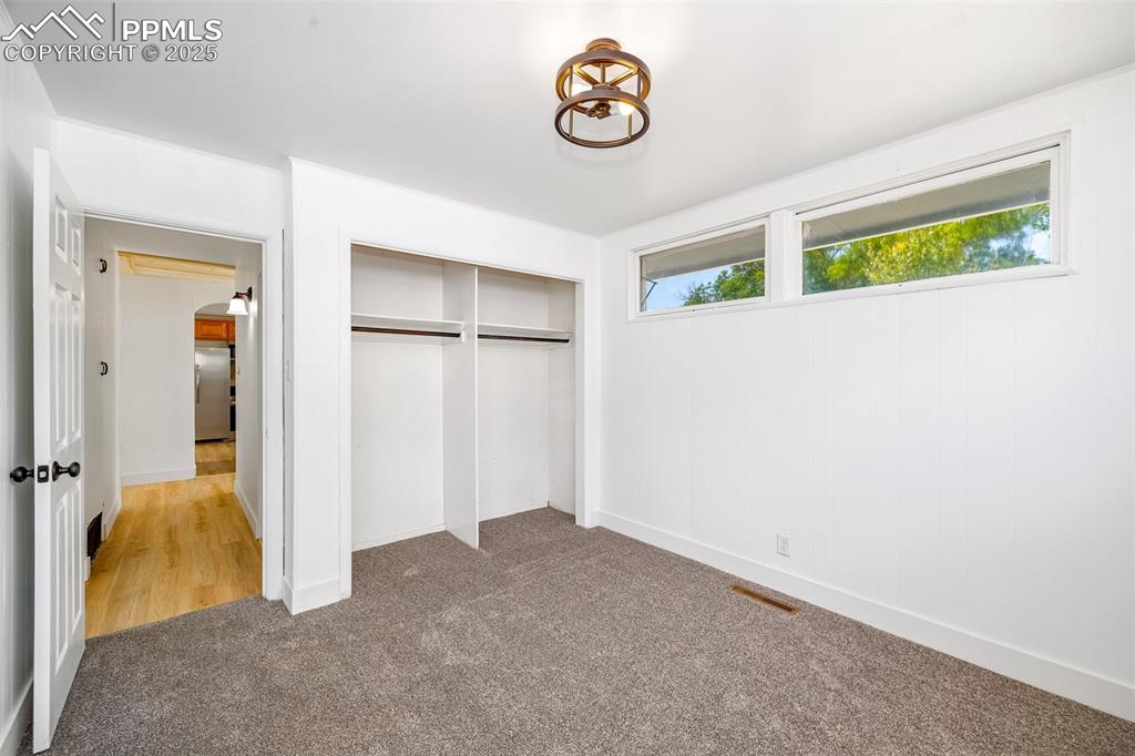 Image 8 of 17: Bedroom