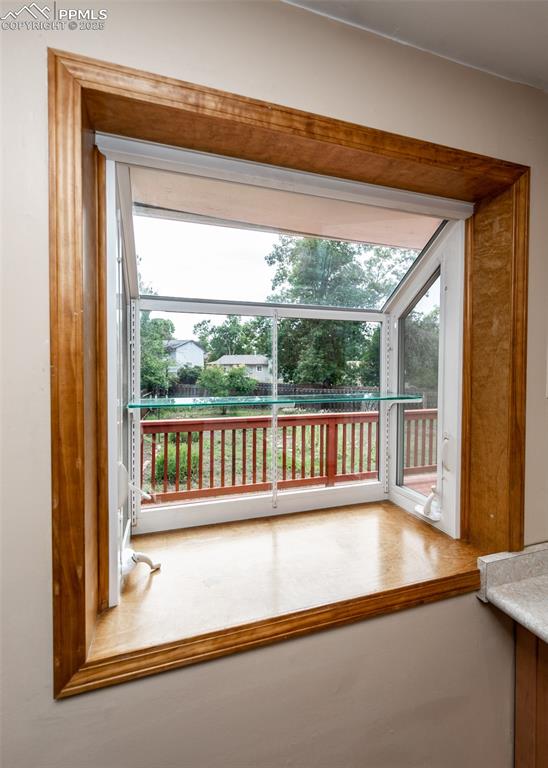 Image 9 of 22: Kitchen window perfect for plants
