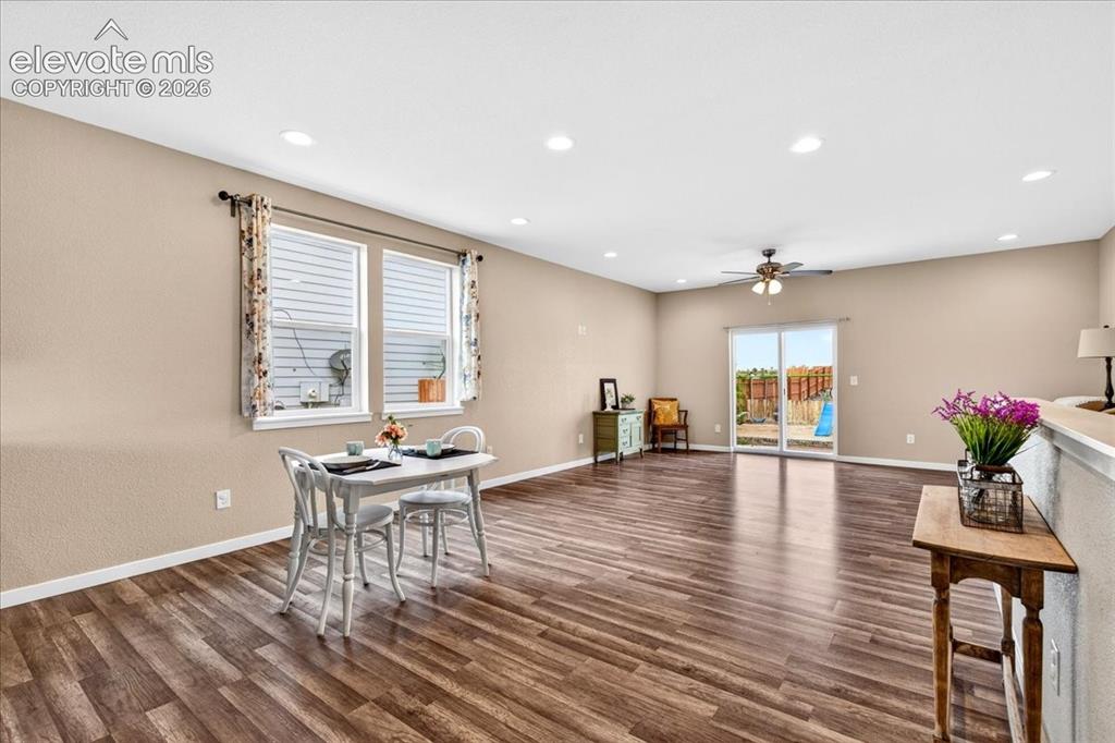 Image 11 of 37: Dining Area