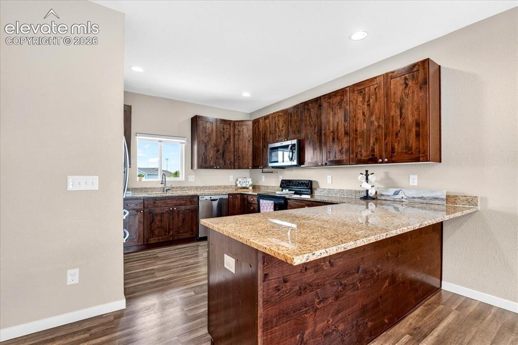 Image 3 of 37: Kitchen