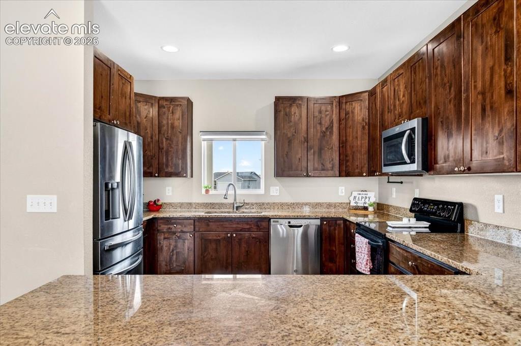 Image 9 of 37: Kitchen