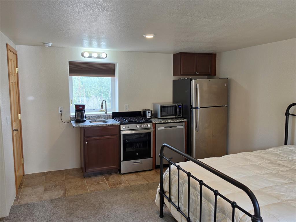 Image 3 of 12: Kitchen