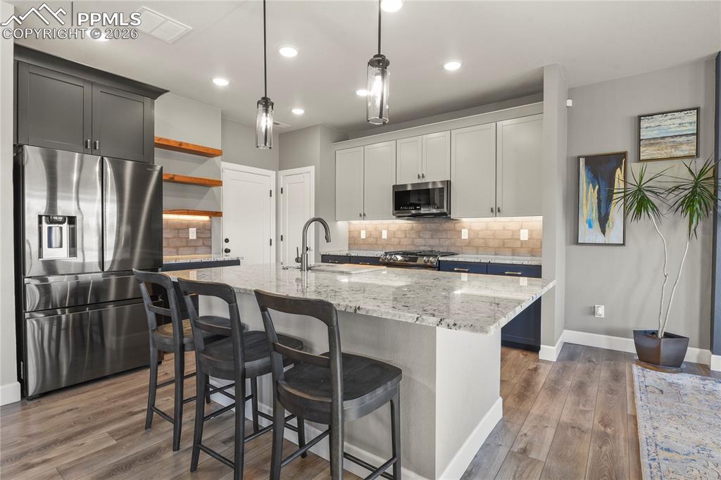 Image 5 of 27: Kitchen