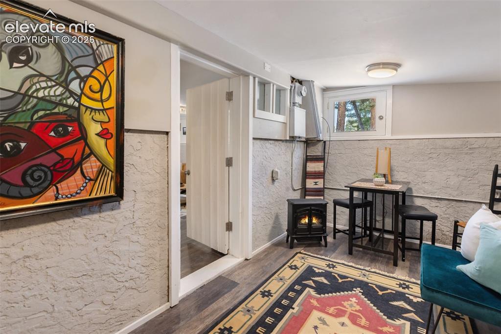 Image 14 of 29: Sitting Room