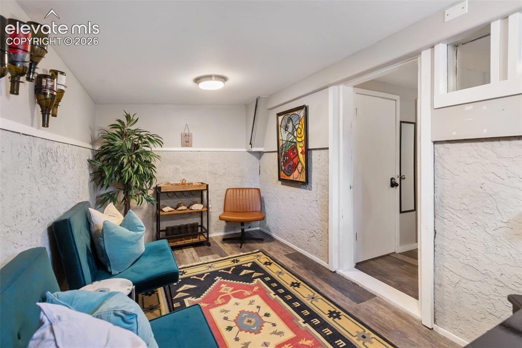 Image 15 of 29: Sitting Room