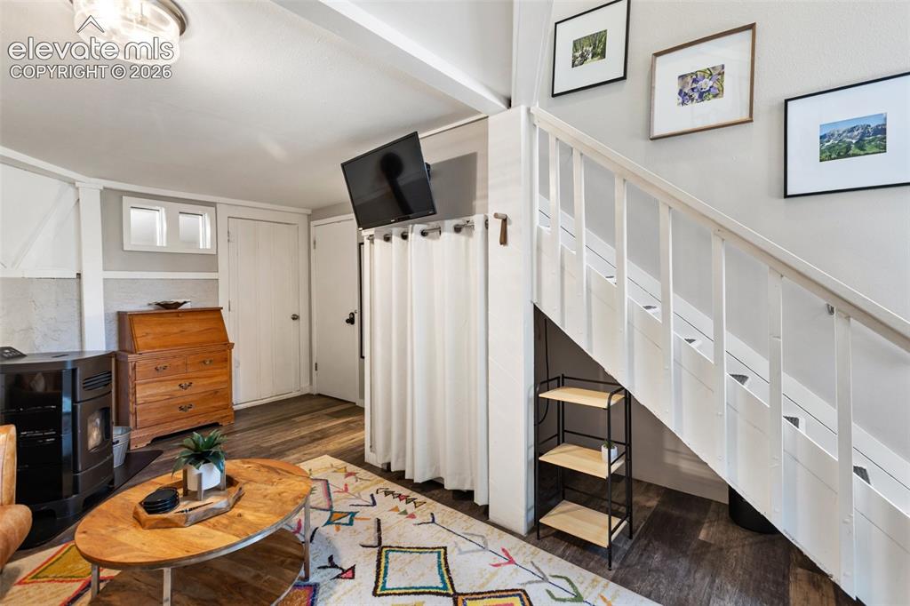 Image 8 of 29: Living Room