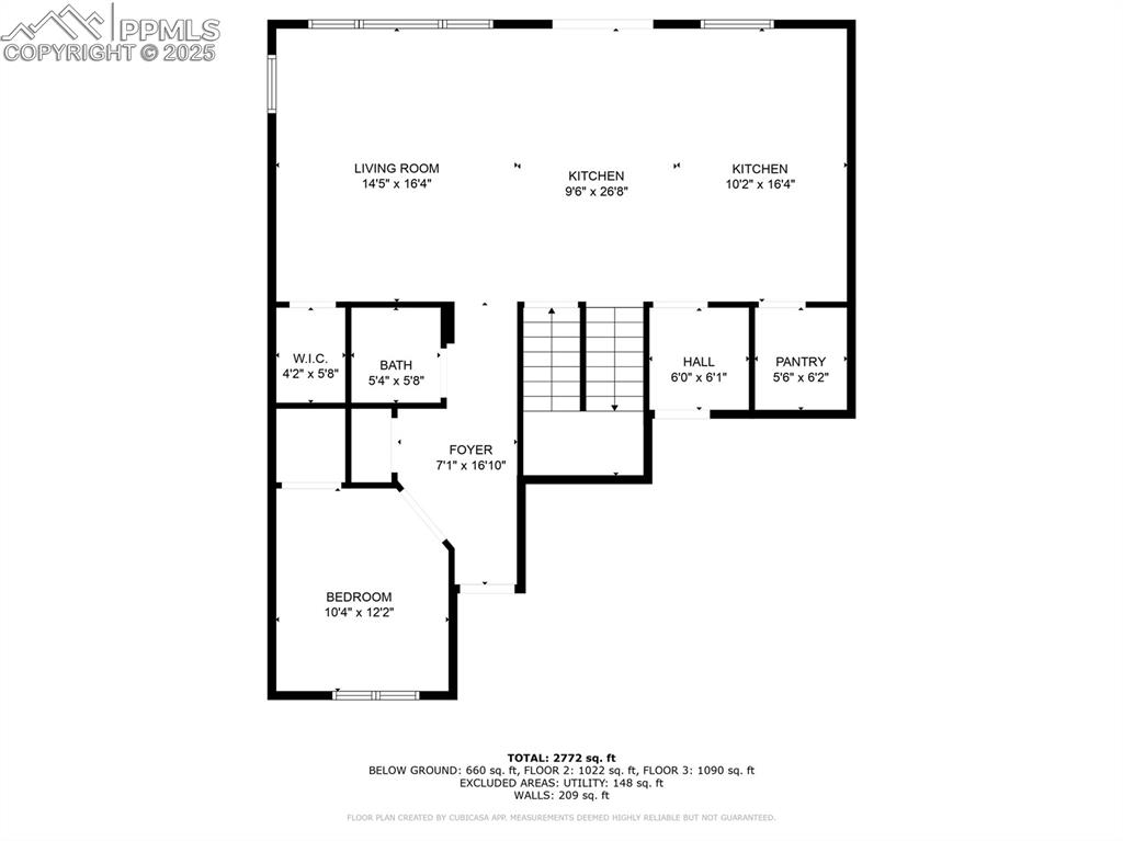 Image 33 of 41: View of floor plan / room layout