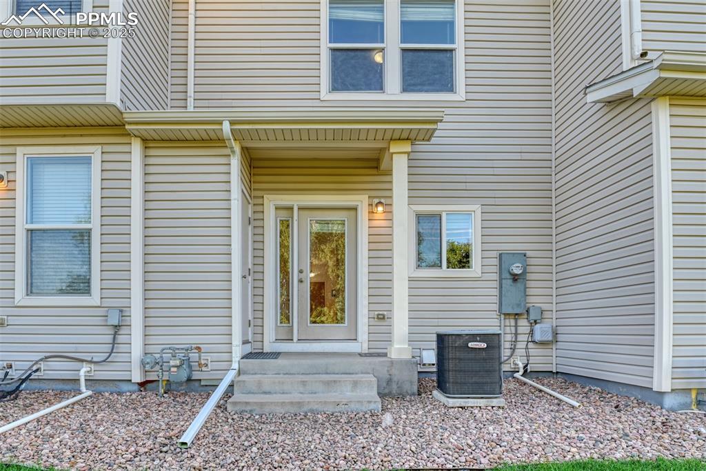 Image 23 of 24: Entry