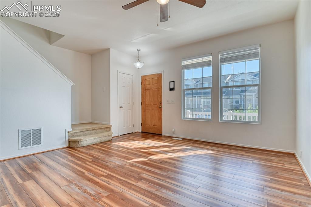 Image 4 of 24: Living Room