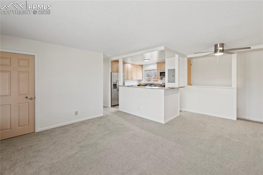 Image 3 of 50: Living Room