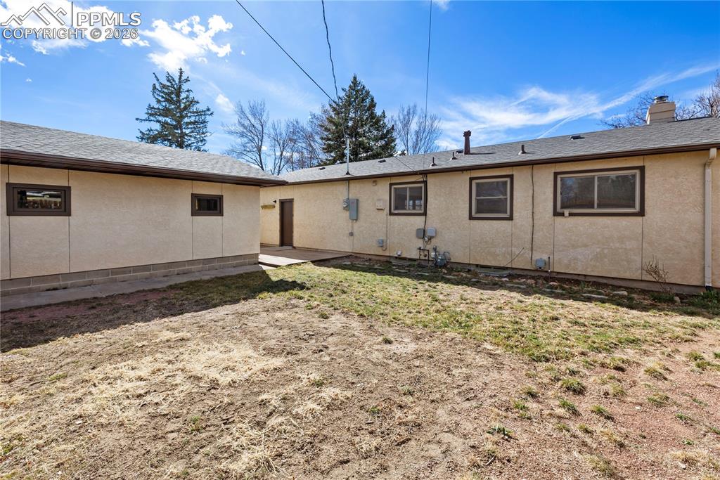 Image 33 of 50: Back of Structure