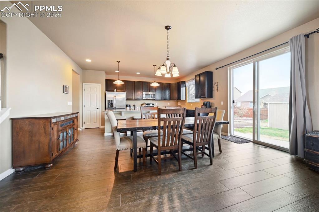 Image 11 of 41: Dining Area