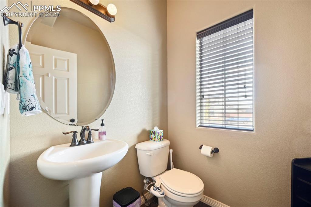 Image 17 of 41: Bathroom