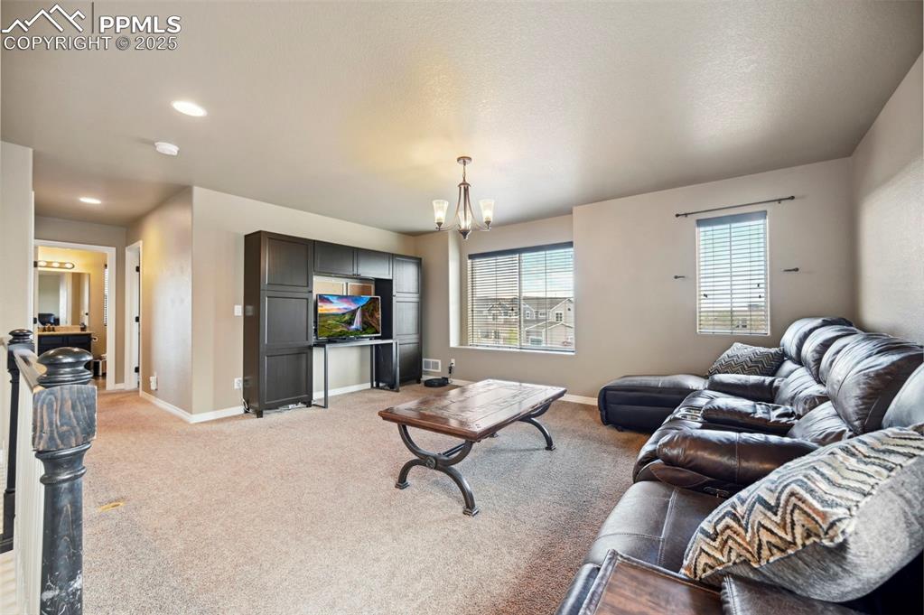 Image 19 of 41: Loft