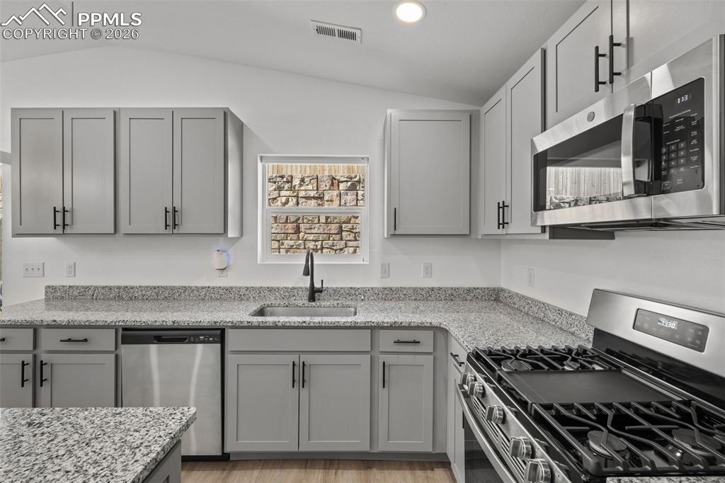 Image 8 of 29: Kitchen