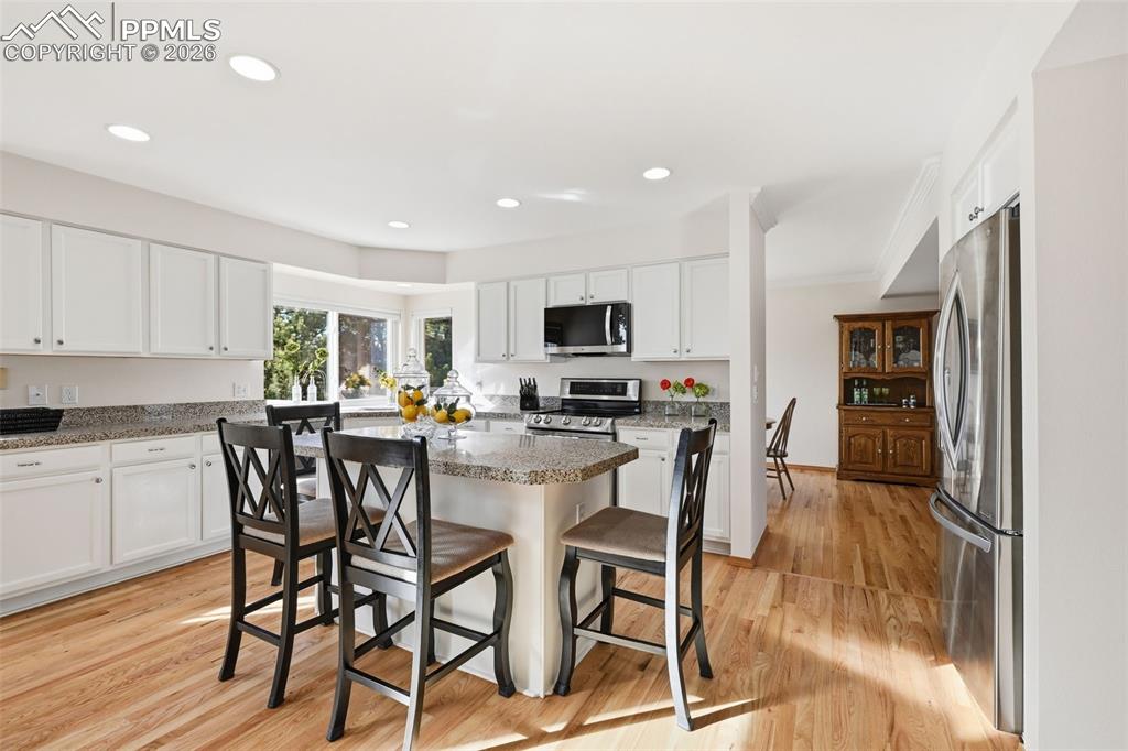 Image 11 of 47: Kitchen