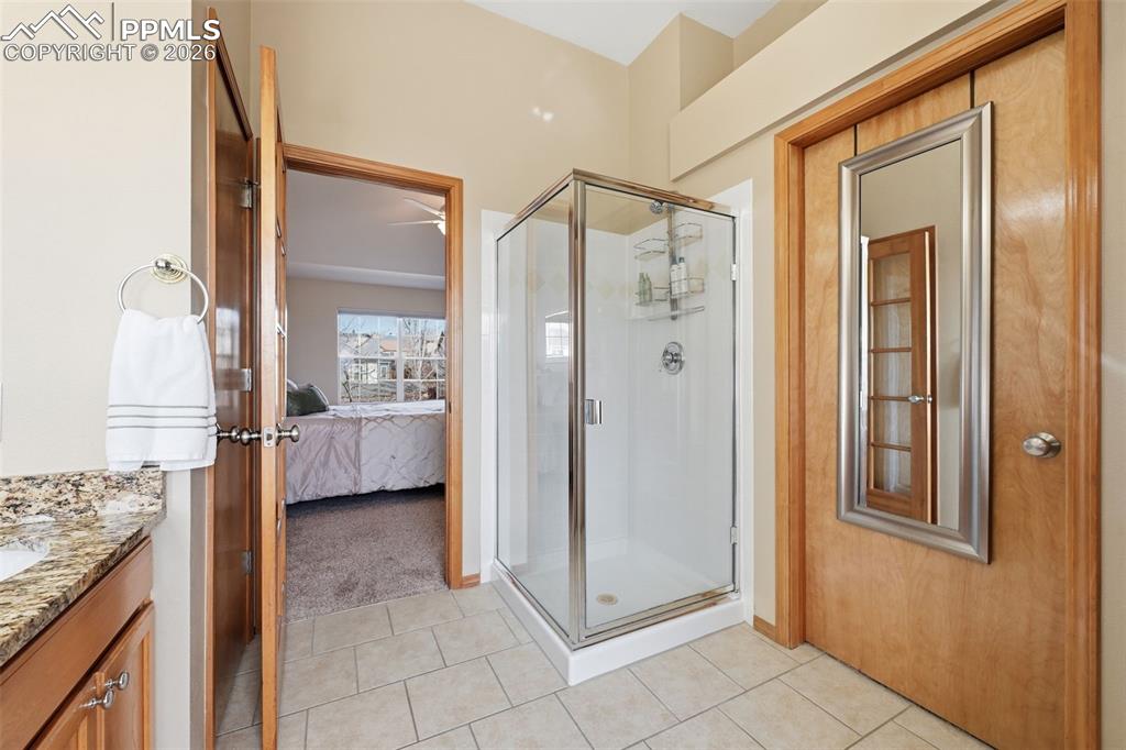 Image 22 of 47: Bathroom