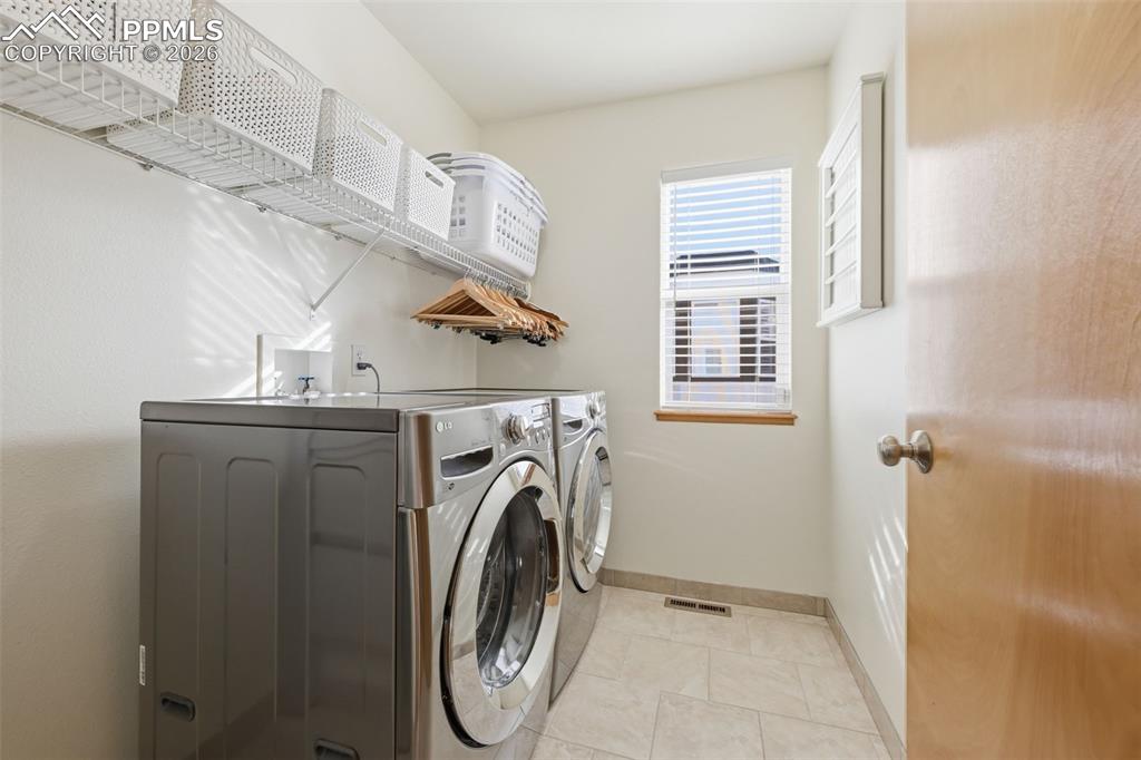 Image 32 of 47: Laundry