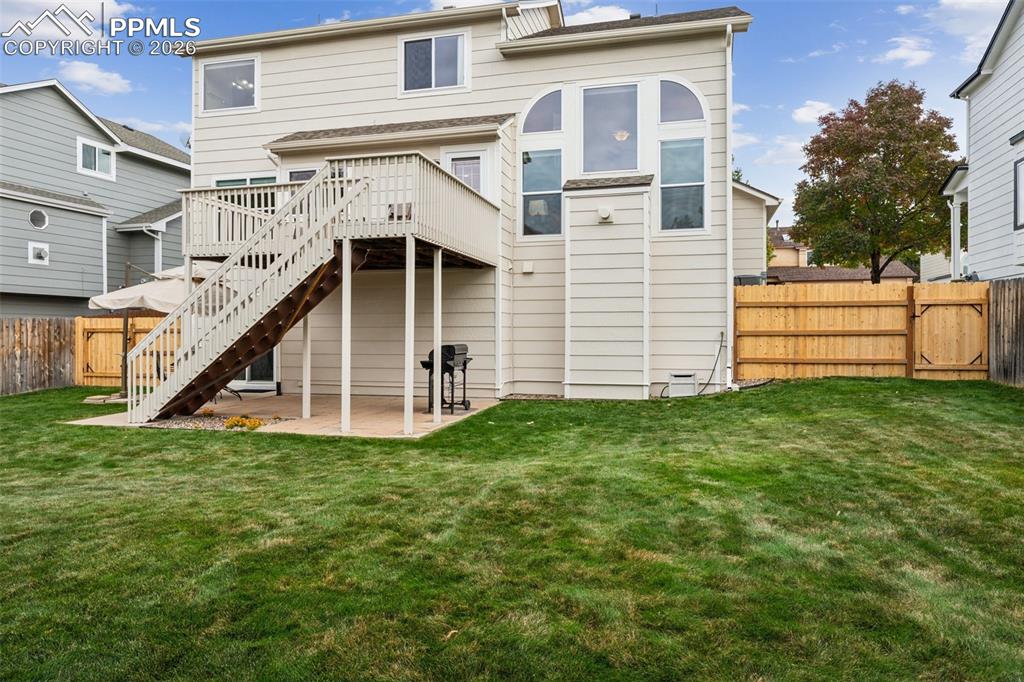 Image 36 of 47: Back of Structure