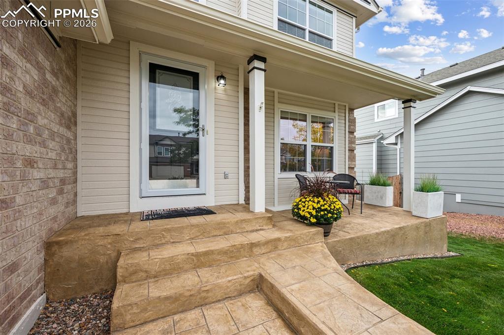 Image 40 of 47: Entry