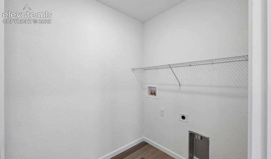Image 20 of 24: Laundry